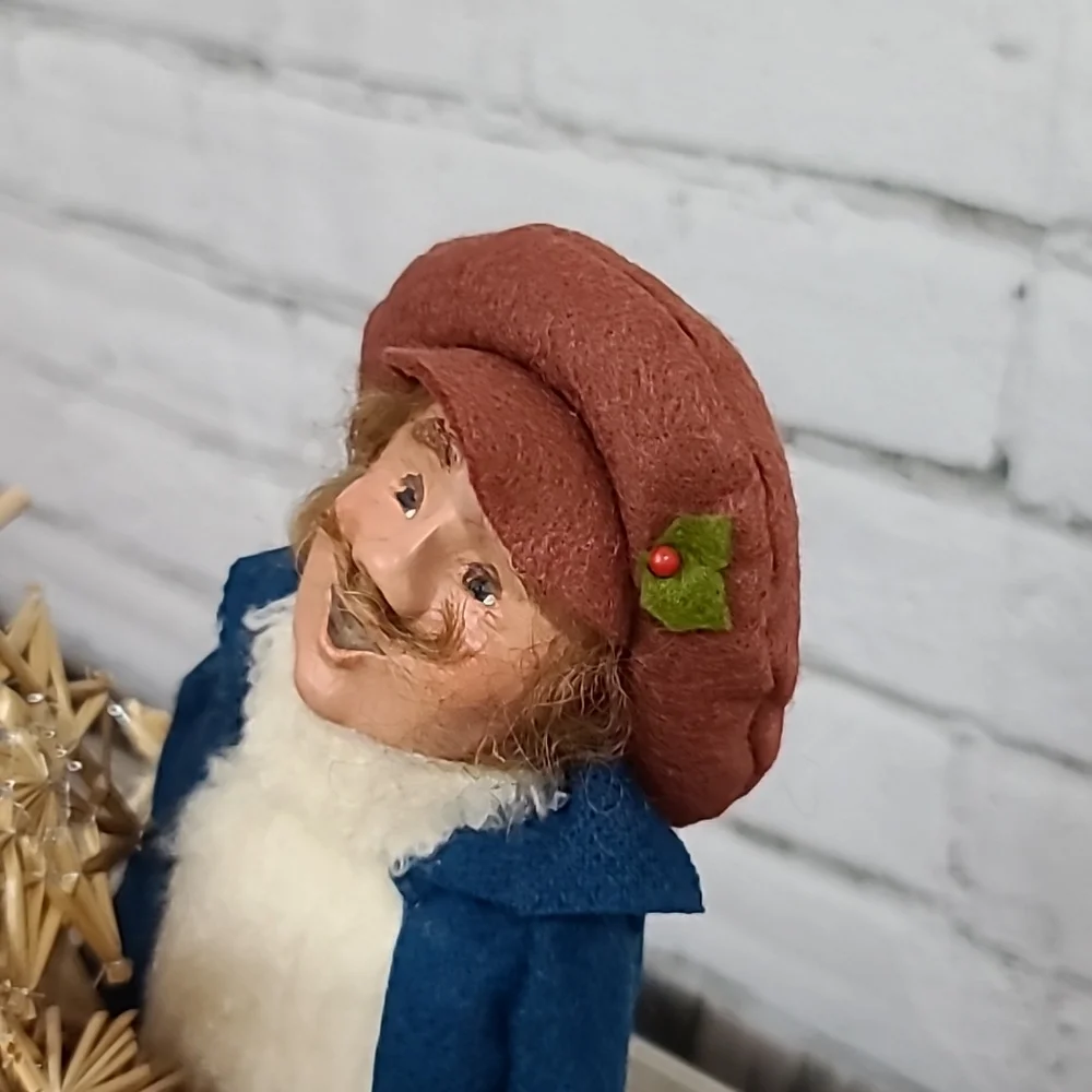 Byers' Choice Carolers Vintage 2006 Cries of London Series Straw Ornament Vendor